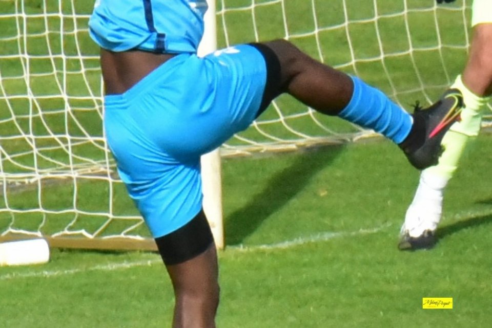 V Turci uleteli futbalistom body.