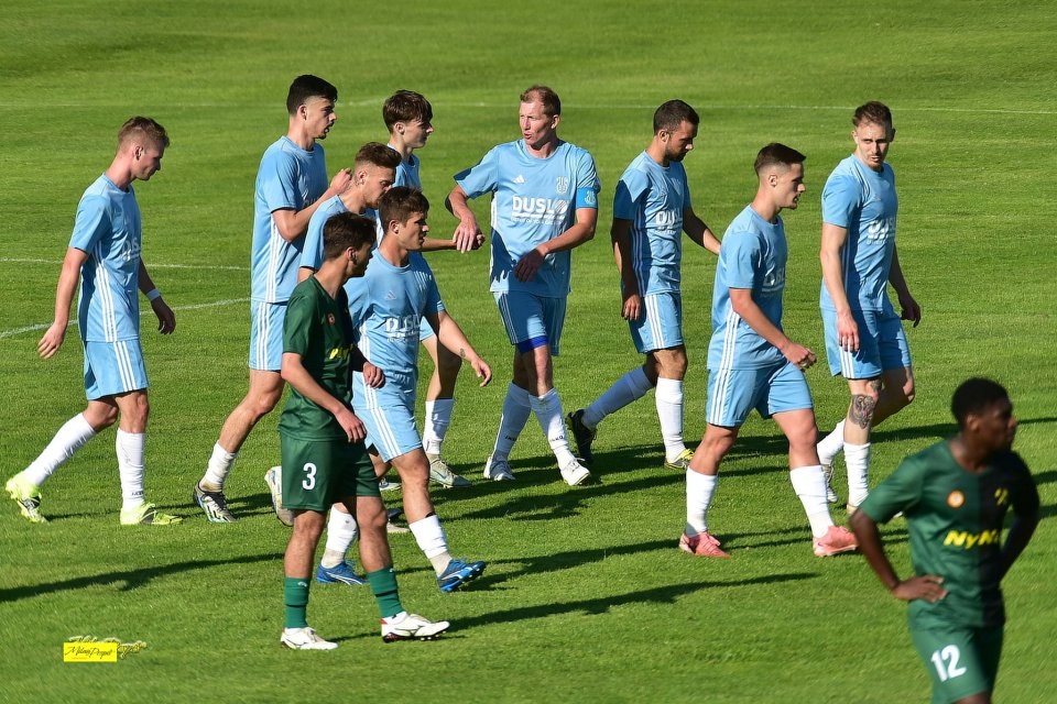 Futbalisti odolávali favoritom, body však nepribudli.