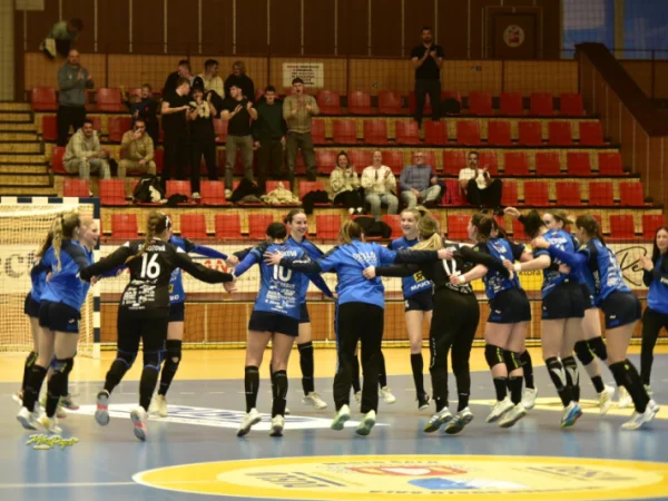 Hádzanárky Dusla vybojovali striebro; Poľsko preverí reprezentáciu Slovenska;...