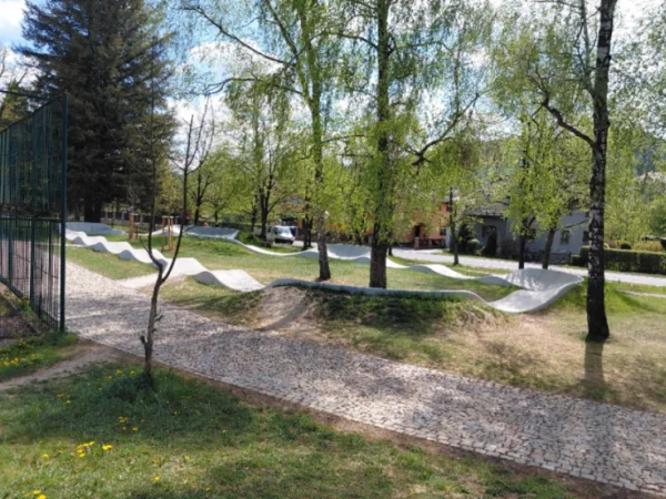 Rozpracovaná investícia! Vybudovanie prvej pumptrackovej dráhy v lesoparku