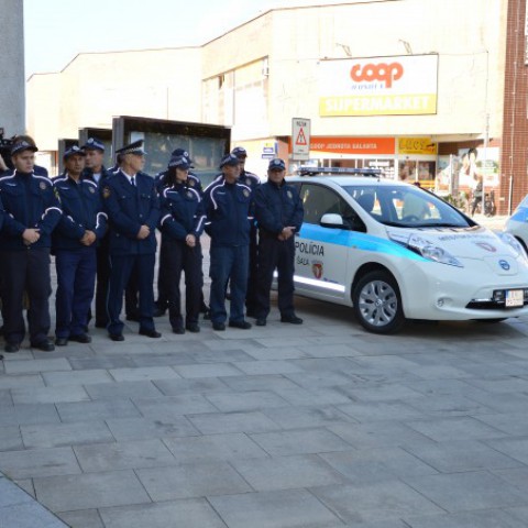 slávnostné odovzdanie elektromobilov pre Mestskú políciu v Šali