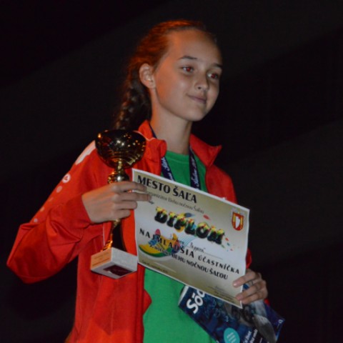 najmladšia účastníčka Behu nočnou Šaľou (Barbora Pappová, 12 rokov)